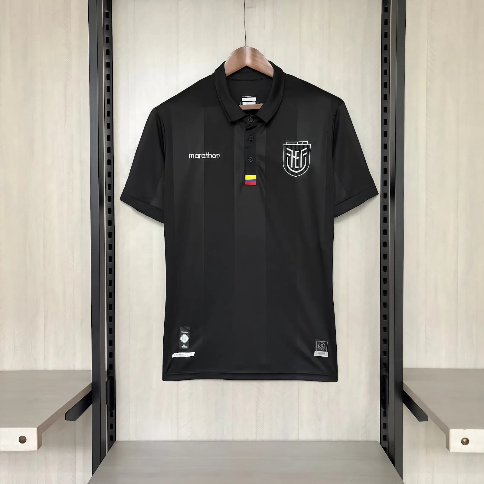 Camiseta Ecuador – Titular negra – 2026