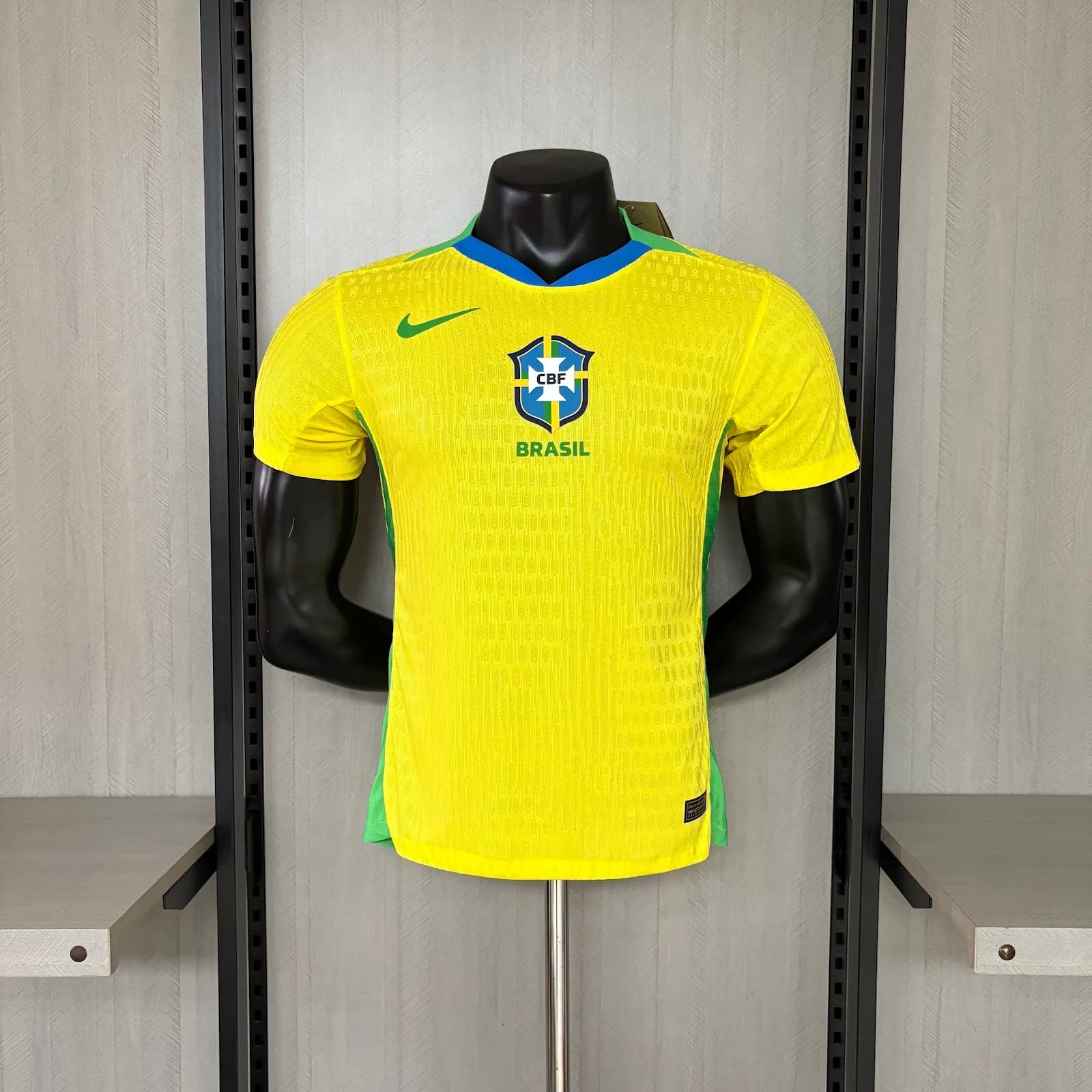 Camiseta Brasil – Titular versión jugador – 2024-25 – Variante 2