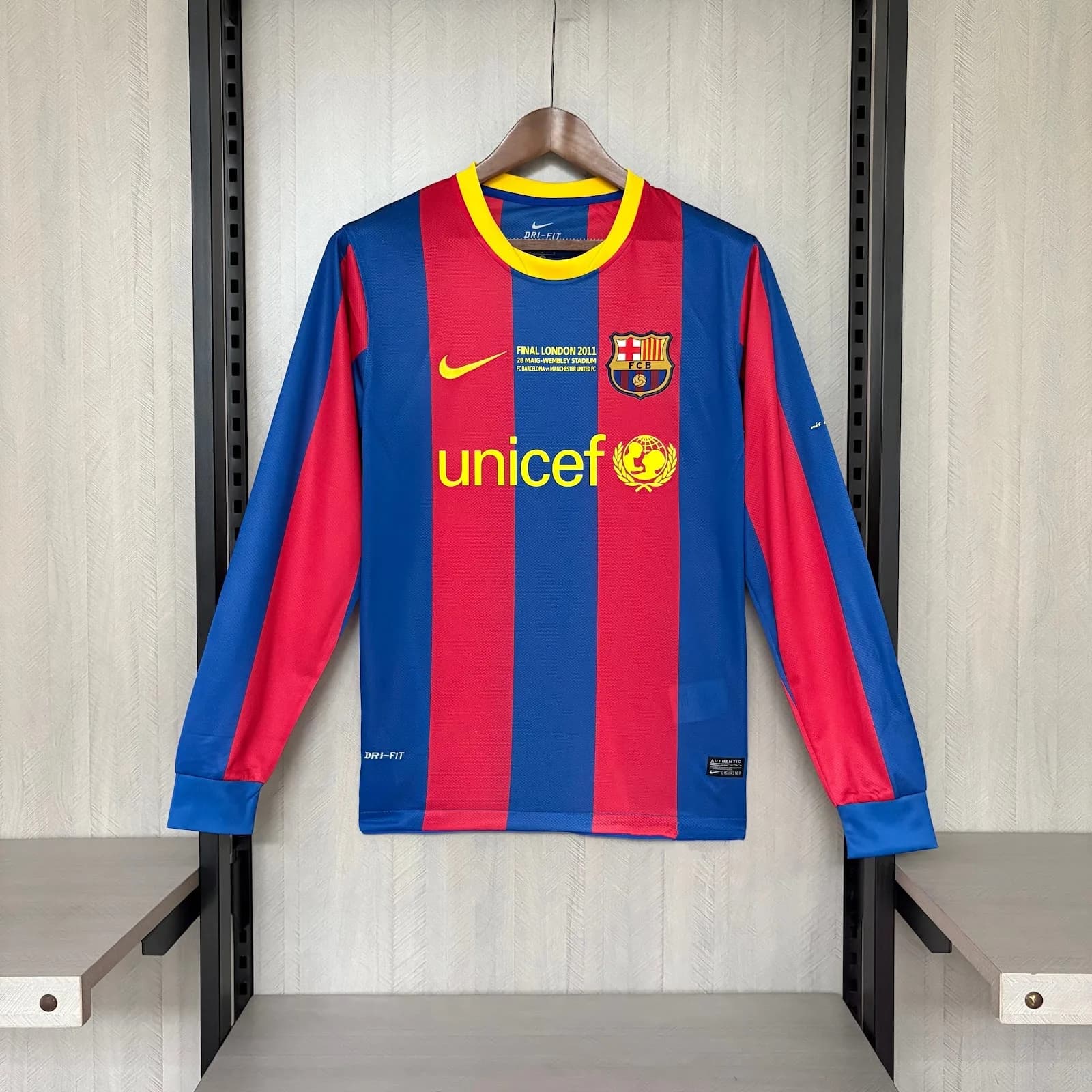 Camiseta Barcelona – Titular manga larga Retro – 2010-11