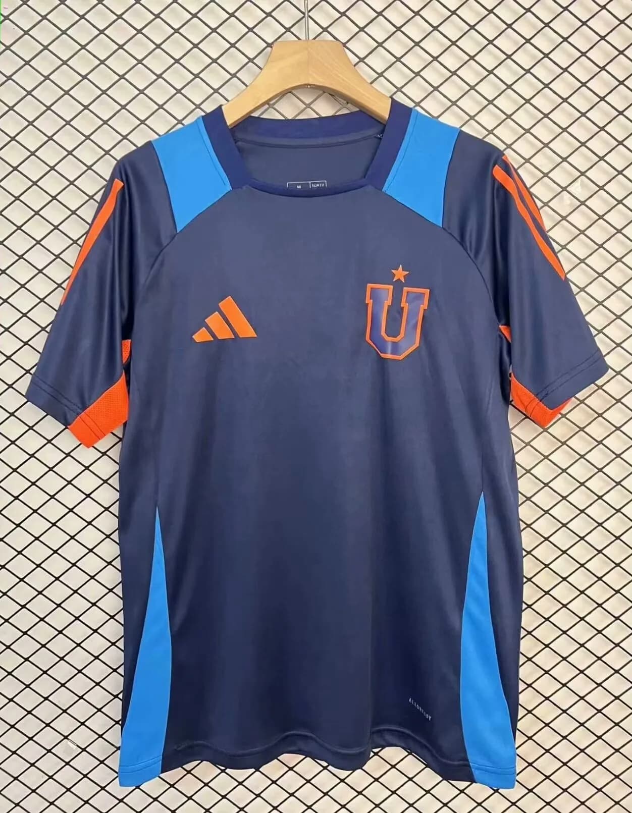 Camiseta Universidad de Chile – Entrenamiento – 2025-26 – Variante 1