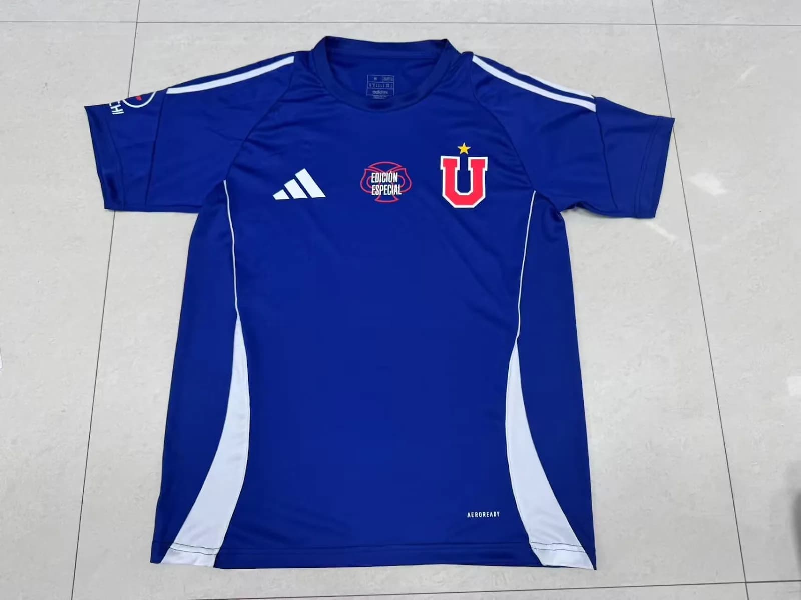 Camiseta Universidad de Chile – Entrenamiento – 2025-26 – Variante 2