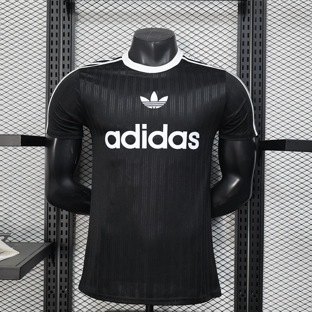 Camiseta Adidas negra