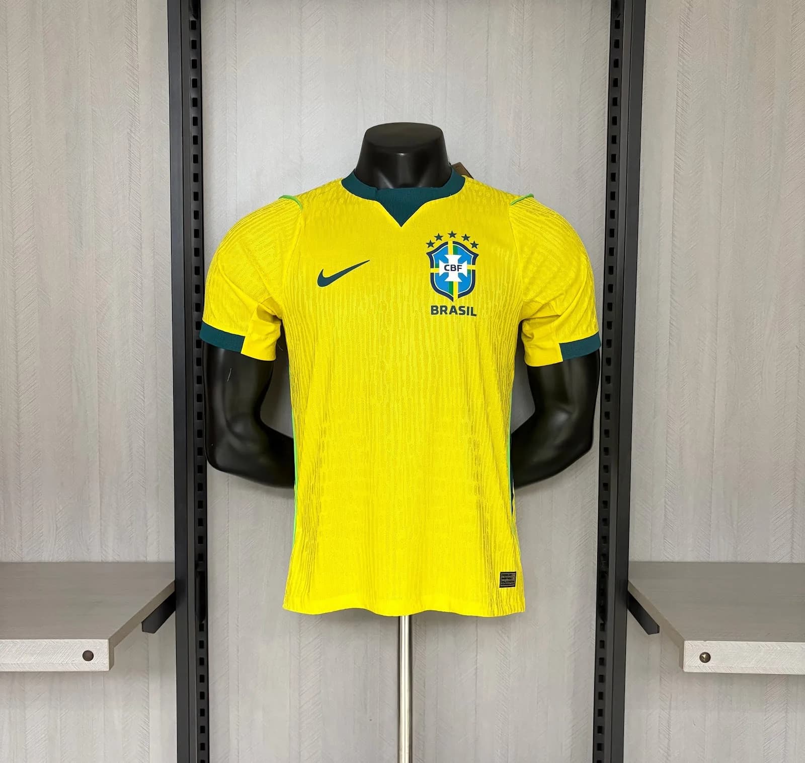 Camiseta Brasil – Titular versión jugador – 2026 – Variante 2