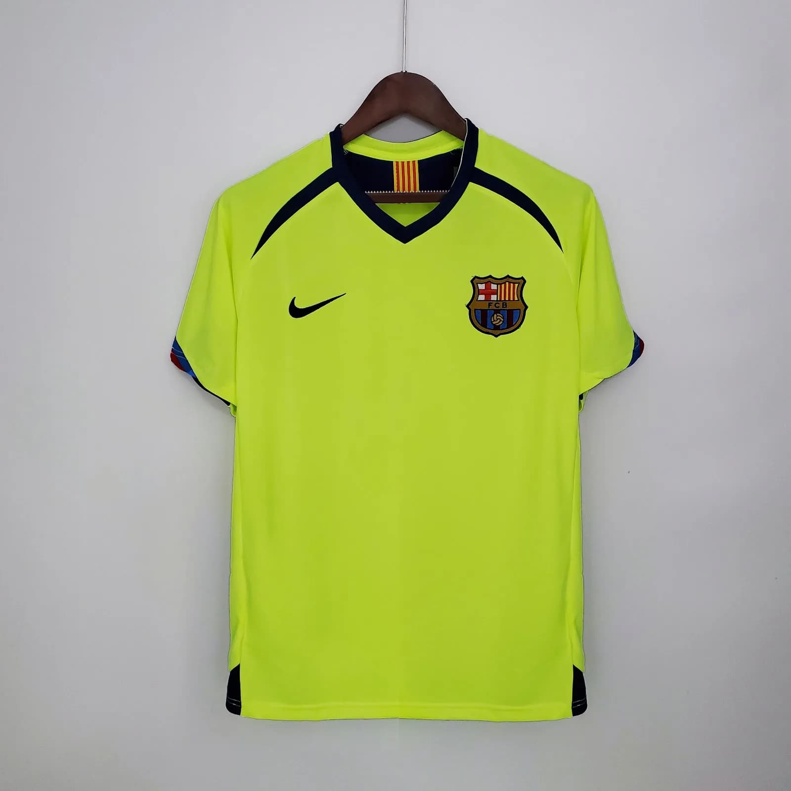 Camiseta Barcelona – Visitante – 2005-06