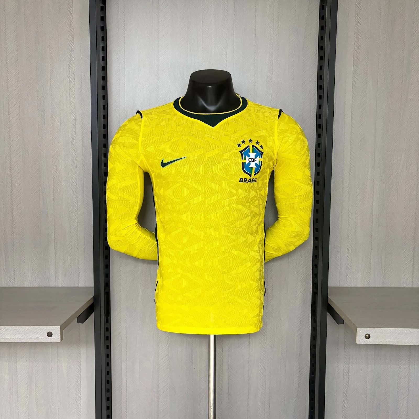 Camiseta Brasil – Titular manga larga versión jugador – 2026