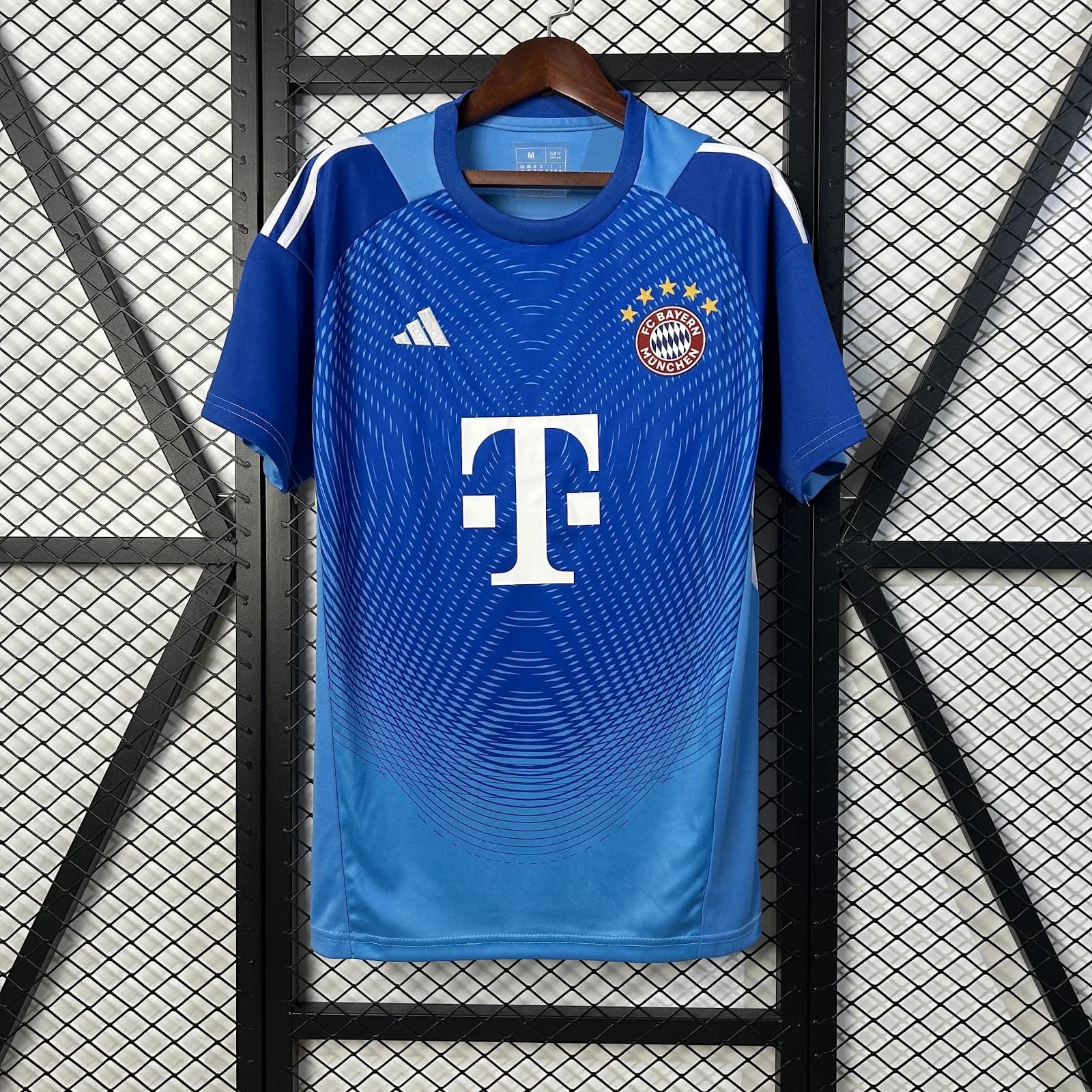 Camiseta Bayern Munich – Arquero versión jugador – 2025-26