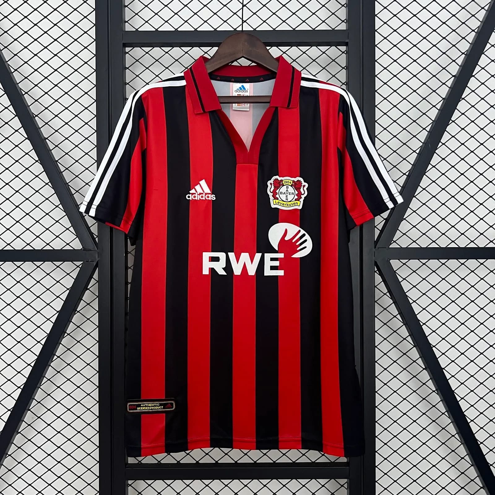 Camiseta Bayer Leverkusen – Titular Retro – 2001-02 – Variante 2