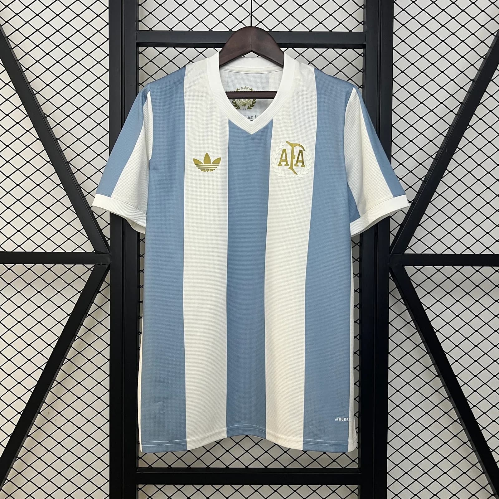 Camiseta Argentina – Titular Retro edición 50 aniversario – 2024-25