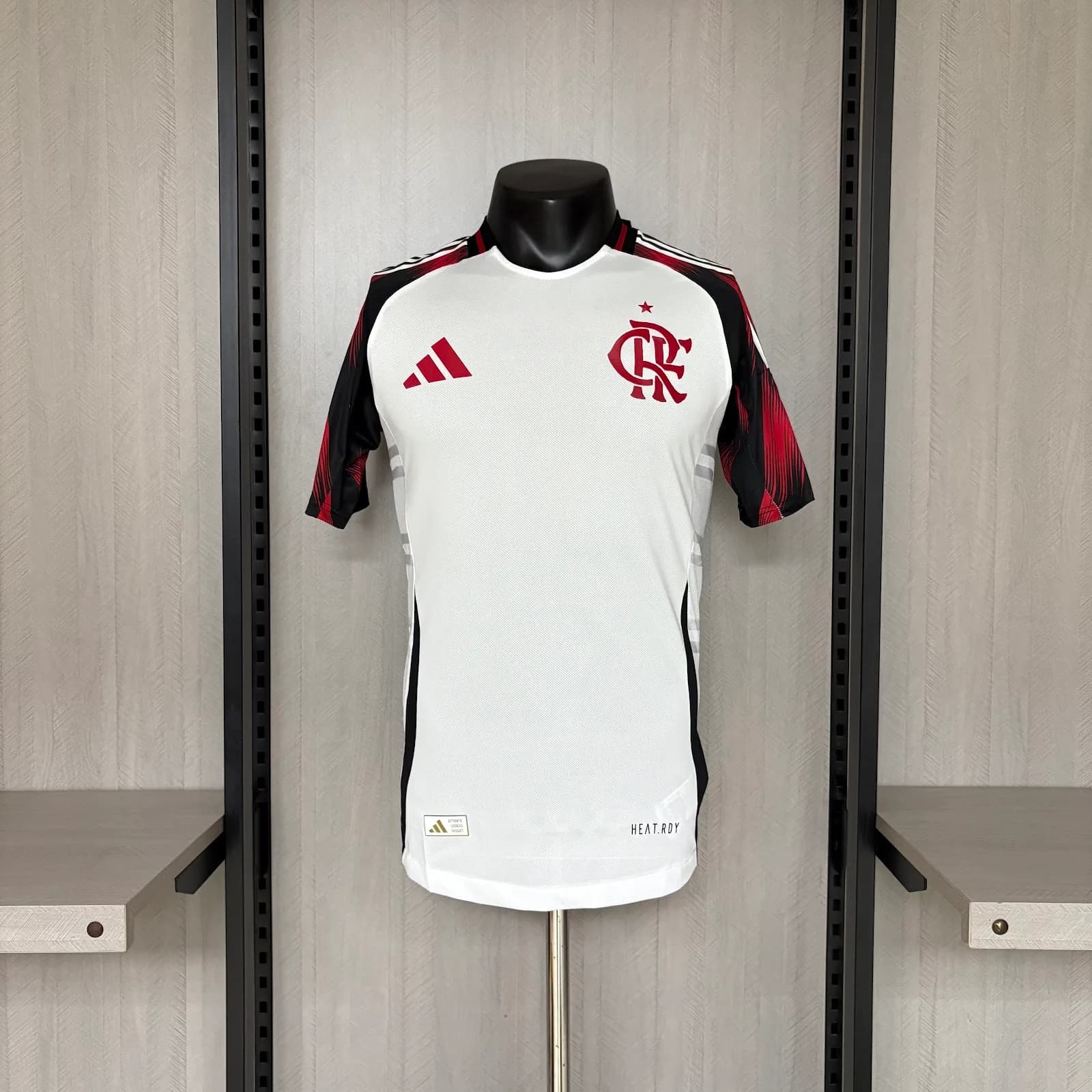 Camiseta Flamengo – Visitante versión jugador – 2025-26